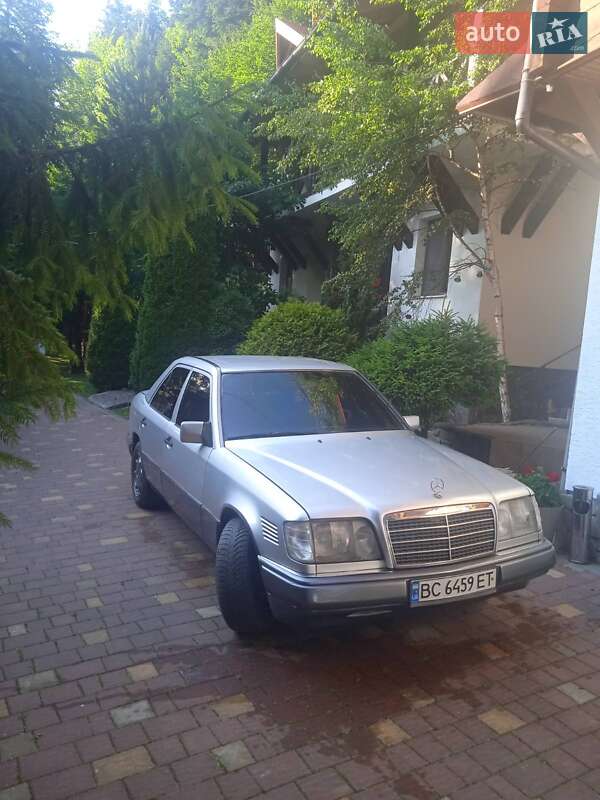 Mercedes-Benz E-Class 1995