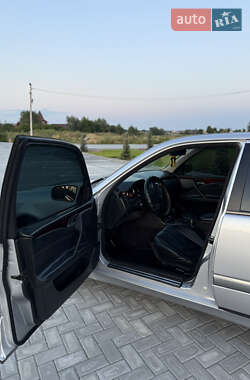 Седан Mercedes-Benz E-Class 2000 в 
