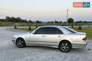 Седан Mercedes-Benz E-Class 2000 в 