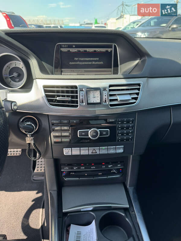 Седан Mercedes-Benz E-Class 2013 в Черновцах