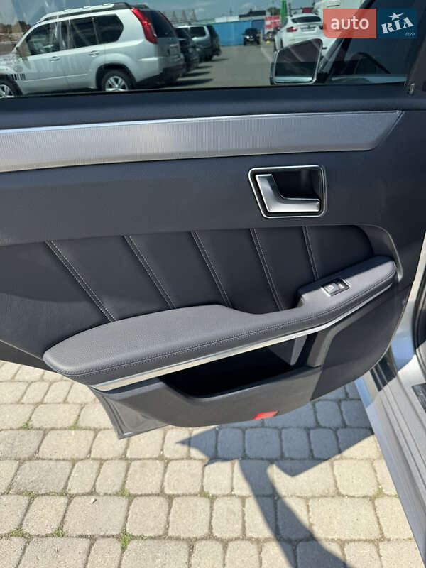 Седан Mercedes-Benz E-Class 2013 в Черновцах