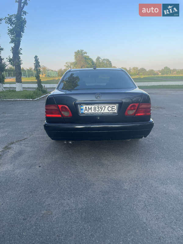 Седан Mercedes-Benz E-Class 1997 в Виннице