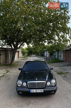 Седан Mercedes-Benz E-Class 1995 в 