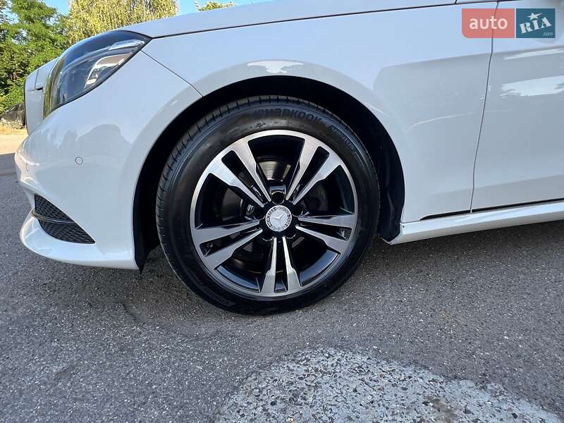 Седан Mercedes-Benz E-Class 2014 в Очакове