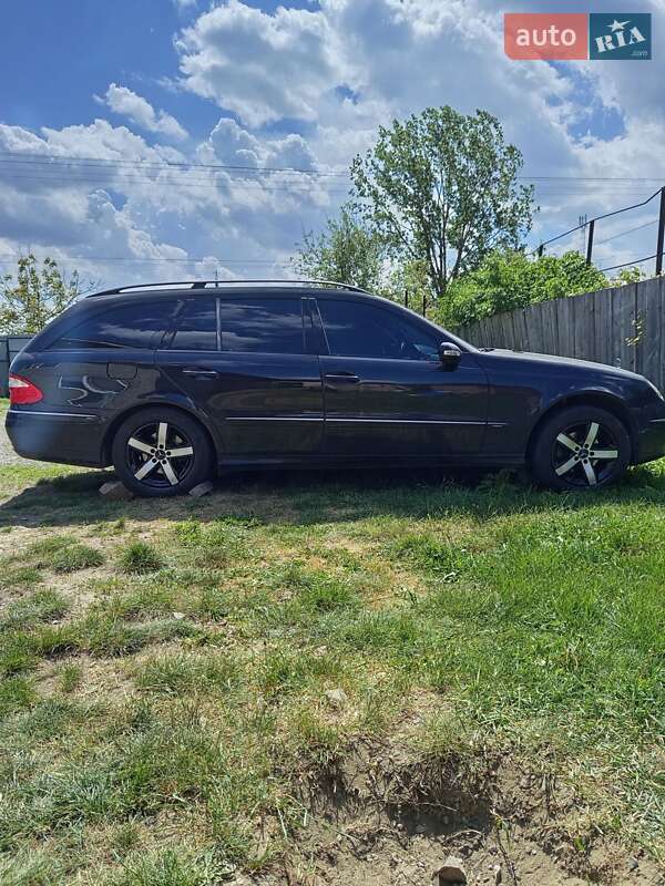 Универсал Mercedes-Benz E-Class 2003 в Чопе