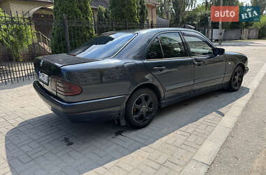 Седан Mercedes-Benz E-Class 1996 в 