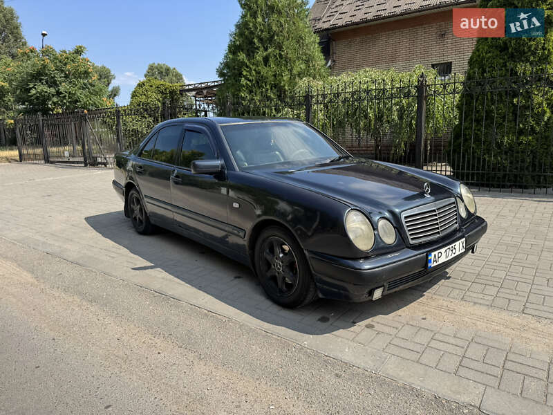 Седан Mercedes-Benz E-Class 1996 в Запорожье