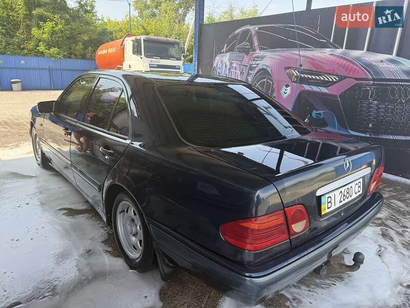 Седан Mercedes-Benz E-Class 1998 в Павлограде
