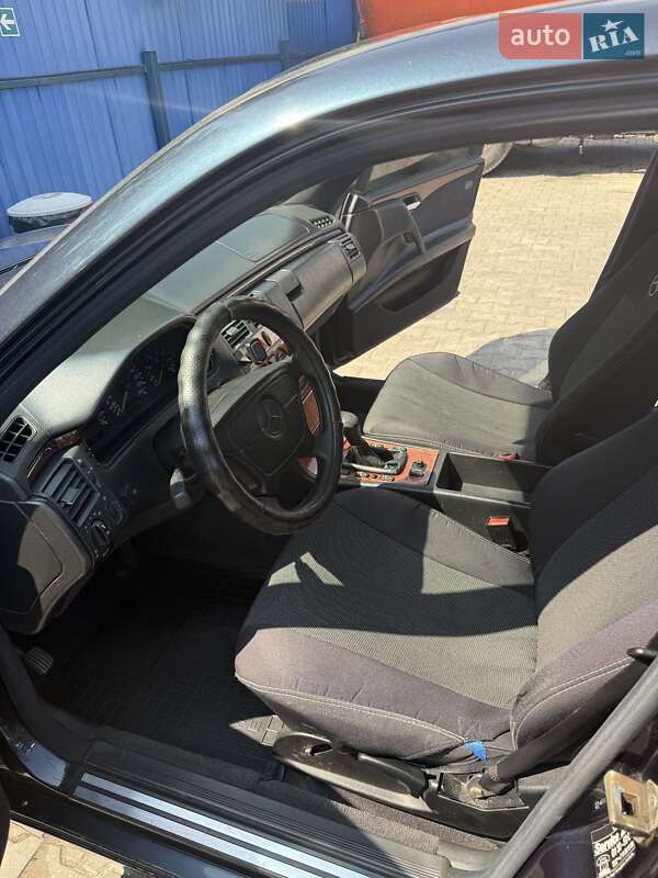 Седан Mercedes-Benz E-Class 1998 в Павлограде