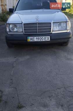 Седан Mercedes-Benz E-Class 1987 в 