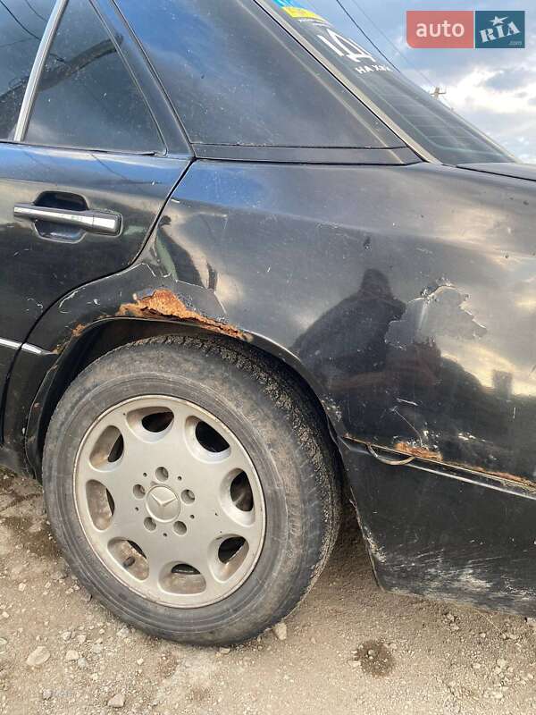 Седан Mercedes-Benz E-Class 1995 в Тернополе