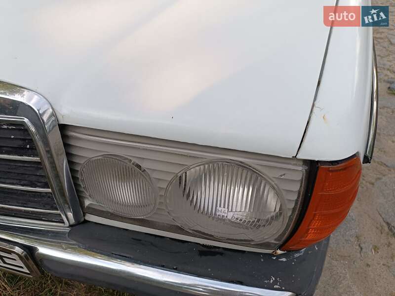 Седан Mercedes-Benz E-Class 1981 в Славуті