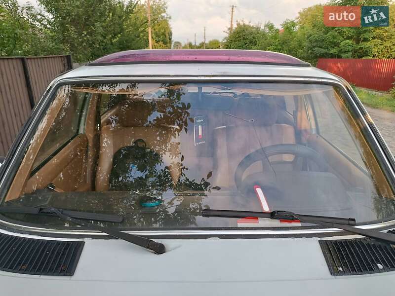 Седан Mercedes-Benz E-Class 1981 в Славуті