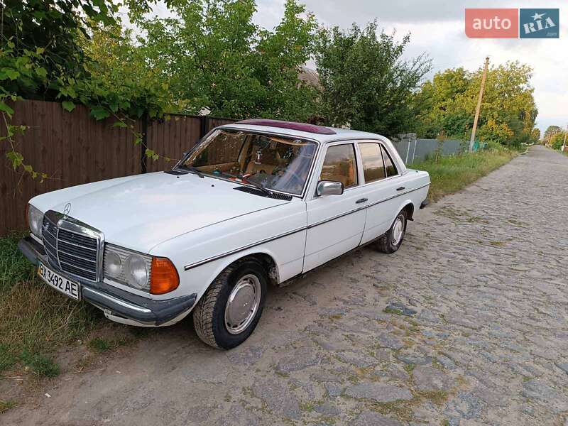 Mercedes-Benz E-Class 1981
