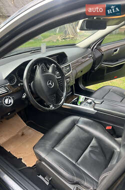 Седан Mercedes-Benz E-Class 2012 в Хусті