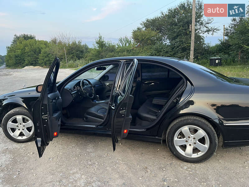 Седан Mercedes-Benz E-Class 2004 в Тернополі