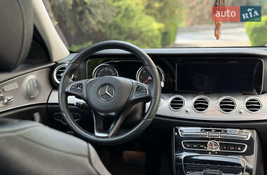 Седан Mercedes-Benz E-Class 2017 в  фото 49 Седан Mercedes-Benz E-Class 2017 в