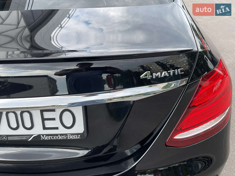 Седан Mercedes-Benz E-Class 2016 в Києві