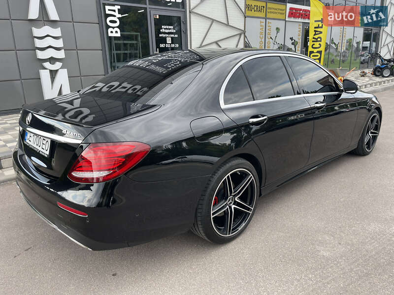 Седан Mercedes-Benz E-Class 2016 в Києві