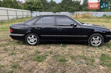 Седан Mercedes-Benz E-Class 2001 в 