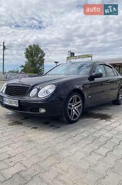Седан Mercedes-Benz E-Class 2002 в Арцизові