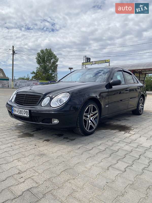 Седан Mercedes-Benz E-Class 2002 в 