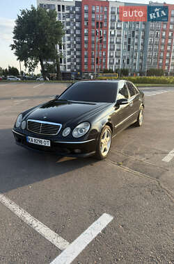 Седан Mercedes-Benz E-Class 2004 в Киеве