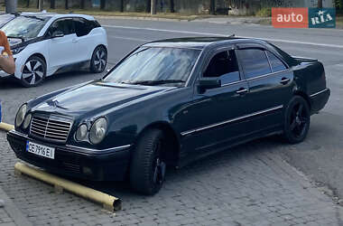 Седан Mercedes-Benz E-Class 1997 в Черновцах