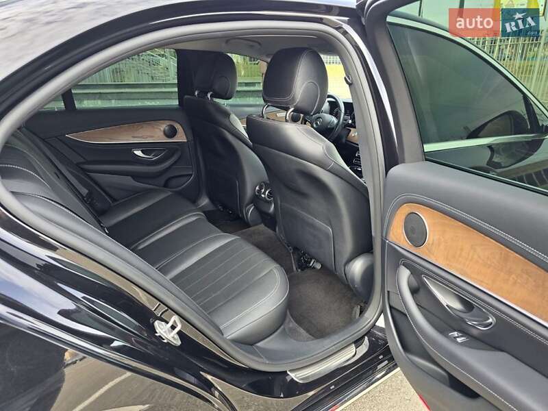 Седан Mercedes-Benz E-Class 2017 в Киеве