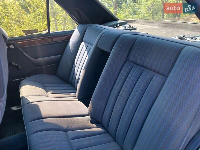 Седан Mercedes-Benz E-Class 1990 в Краматорске