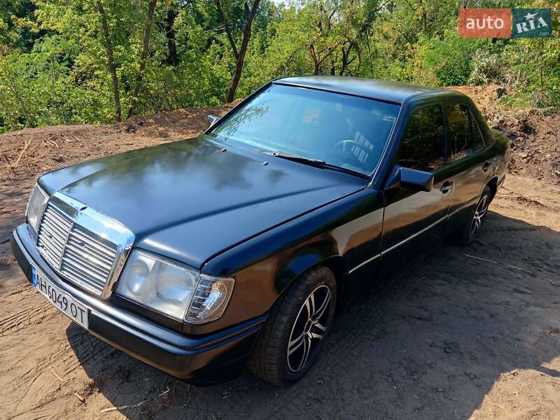 Седан Mercedes-Benz E-Class 1990 в Краматорске