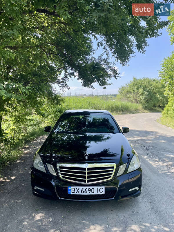 Седан Mercedes-Benz E-Class 2010 в Хмельницком
