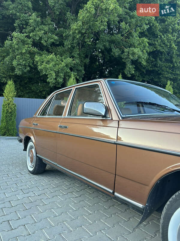 Седан Mercedes-Benz E-Class 1980 в Тернополе