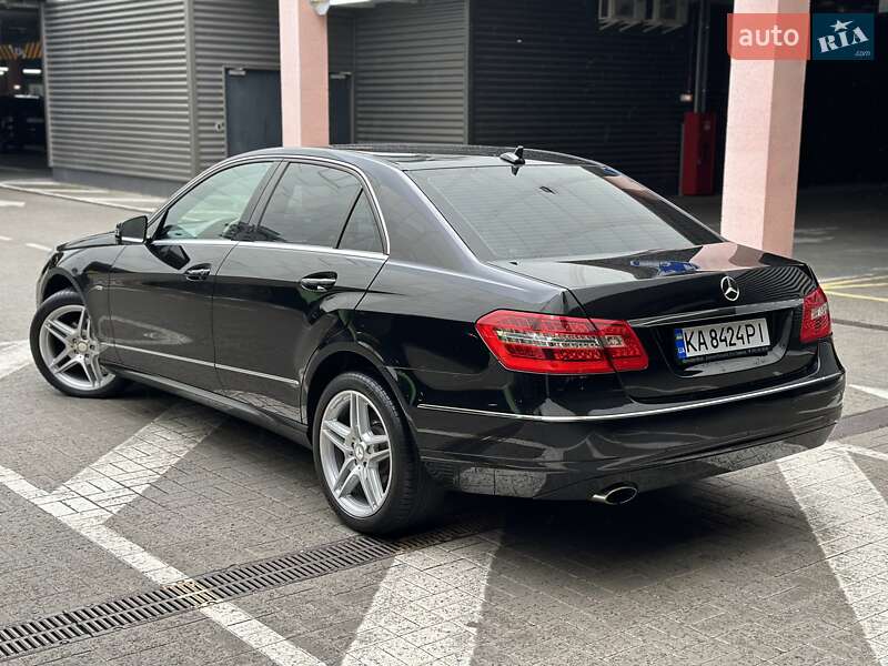 Седан Mercedes-Benz E-Class 2010 в Киеве