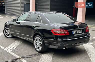Седан Mercedes-Benz E-Class 2010 в 