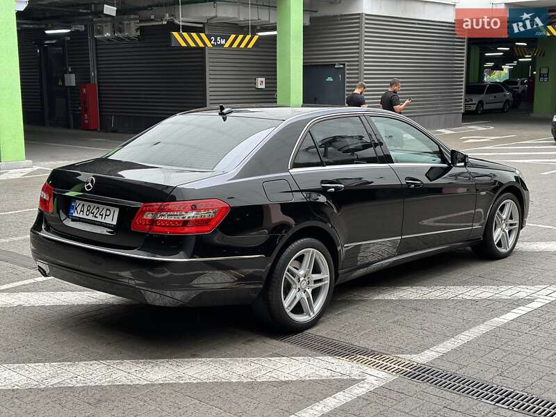 Седан Mercedes-Benz E-Class 2010 в Киеве