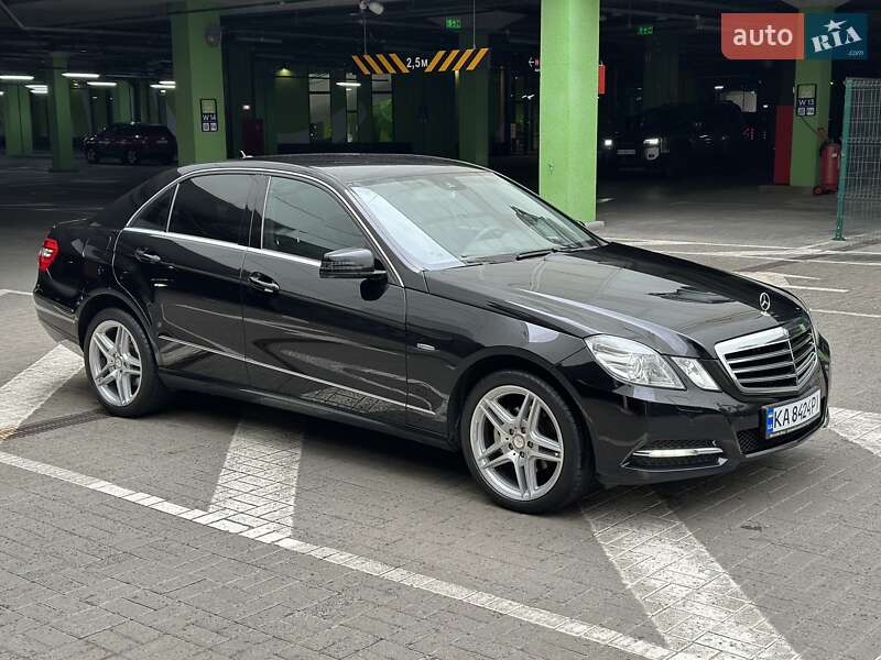 Седан Mercedes-Benz E-Class 2010 в Киеве