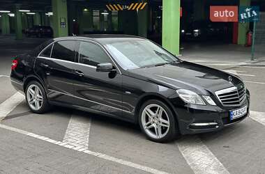 Седан Mercedes-Benz E-Class 2010 в 