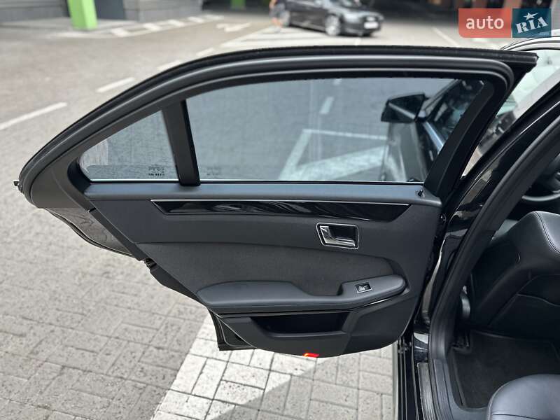 Седан Mercedes-Benz E-Class 2010 в Киеве