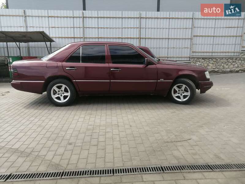 Седан Mercedes-Benz E-Class 1989 в Тернополе