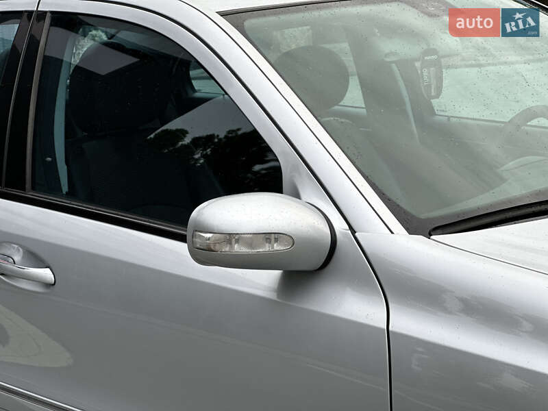 Седан Mercedes-Benz E-Class 2005 в Ровно