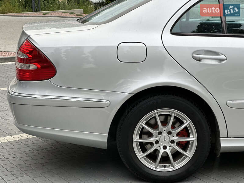 Седан Mercedes-Benz E-Class 2005 в Ровно