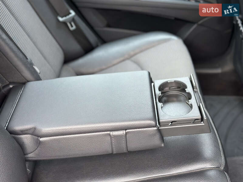 Седан Mercedes-Benz E-Class 2005 в Ровно