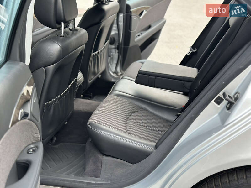 Седан Mercedes-Benz E-Class 2005 в Ровно