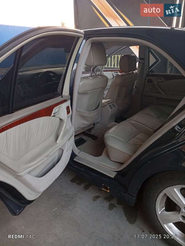 Седан Mercedes-Benz E-Class 2000 в Ржищеве