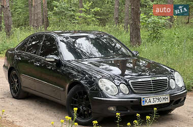 Седан Mercedes-Benz E-Class 2003 в Киеве