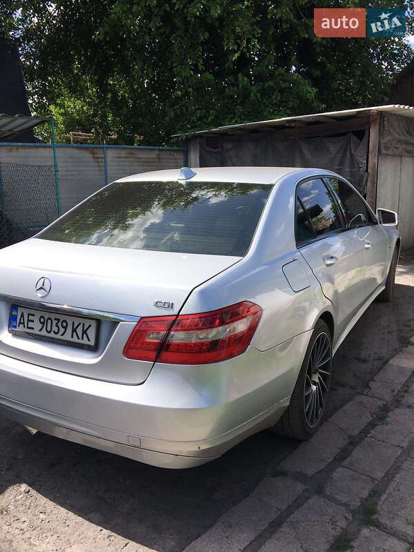 Седан Mercedes-Benz E-Class 2010 в Павлограде фото 4 Седан Mercedes-Benz E-Class 2010 в Павлограде