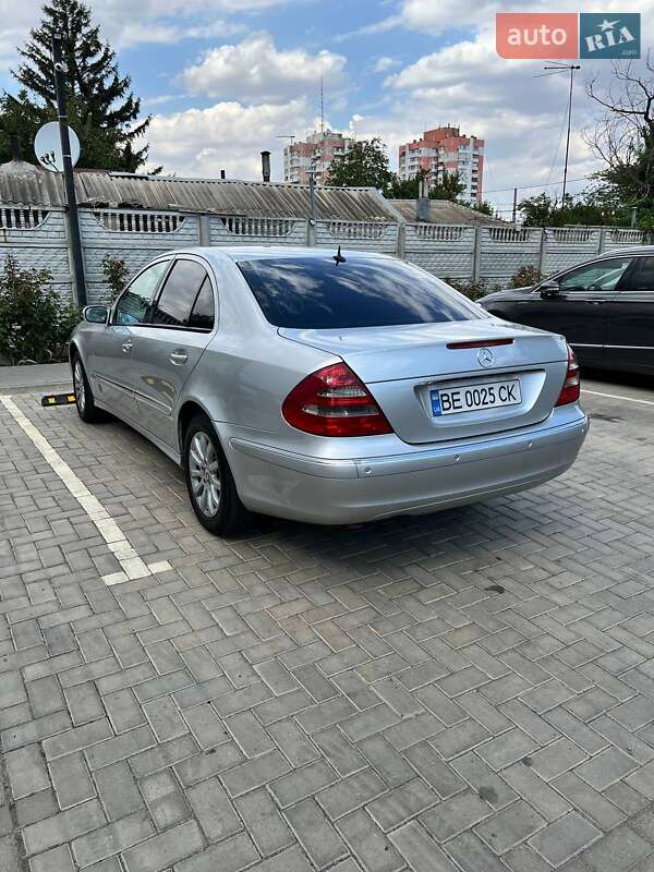 Седан Mercedes-Benz E-Class 2005 в Николаеве