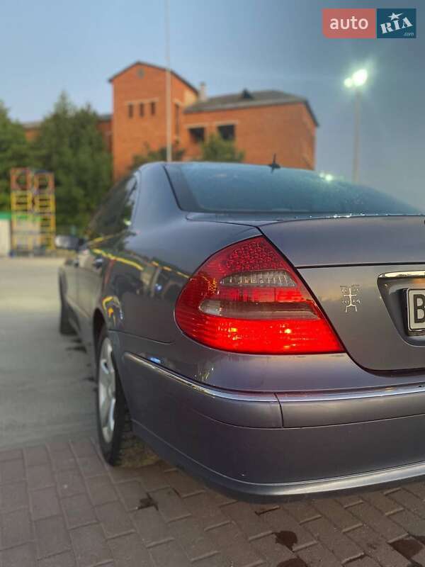 Седан Mercedes-Benz E-Class 2003 в Чернівцях