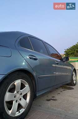 Седан Mercedes-Benz E-Class 2003 в 